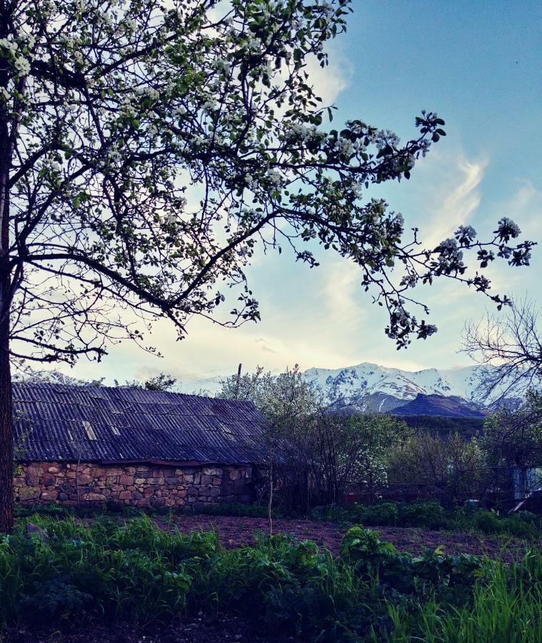 Tatev Guest House Exterior photo